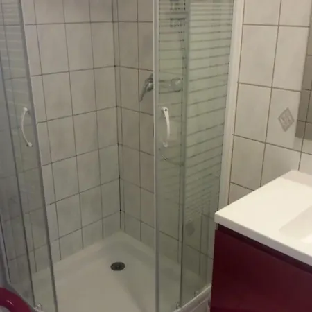 A Avec Jardin Apartment Romilly-sur-Seine