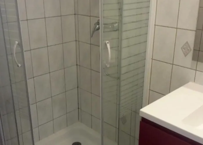 A Avec Jardin Apartment Romilly-sur-Seine